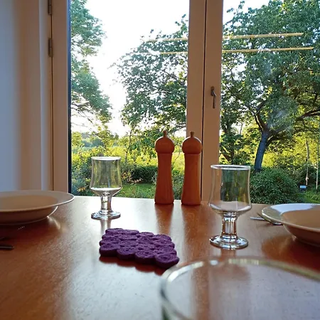 Nyrenoveret 1sals Med Herlighedsvaerdi *